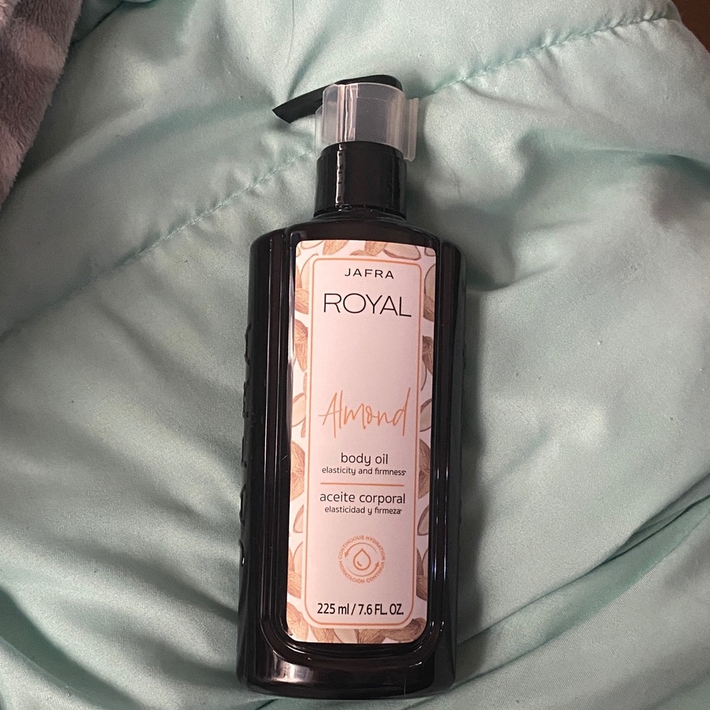 JAFRA Royal Almond Body Oil in Black Bottle